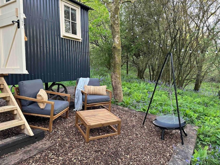 בודמין Cornwall Woodland Shepherd'S Hut - Dennis Hut מראה חיצוני תמונה